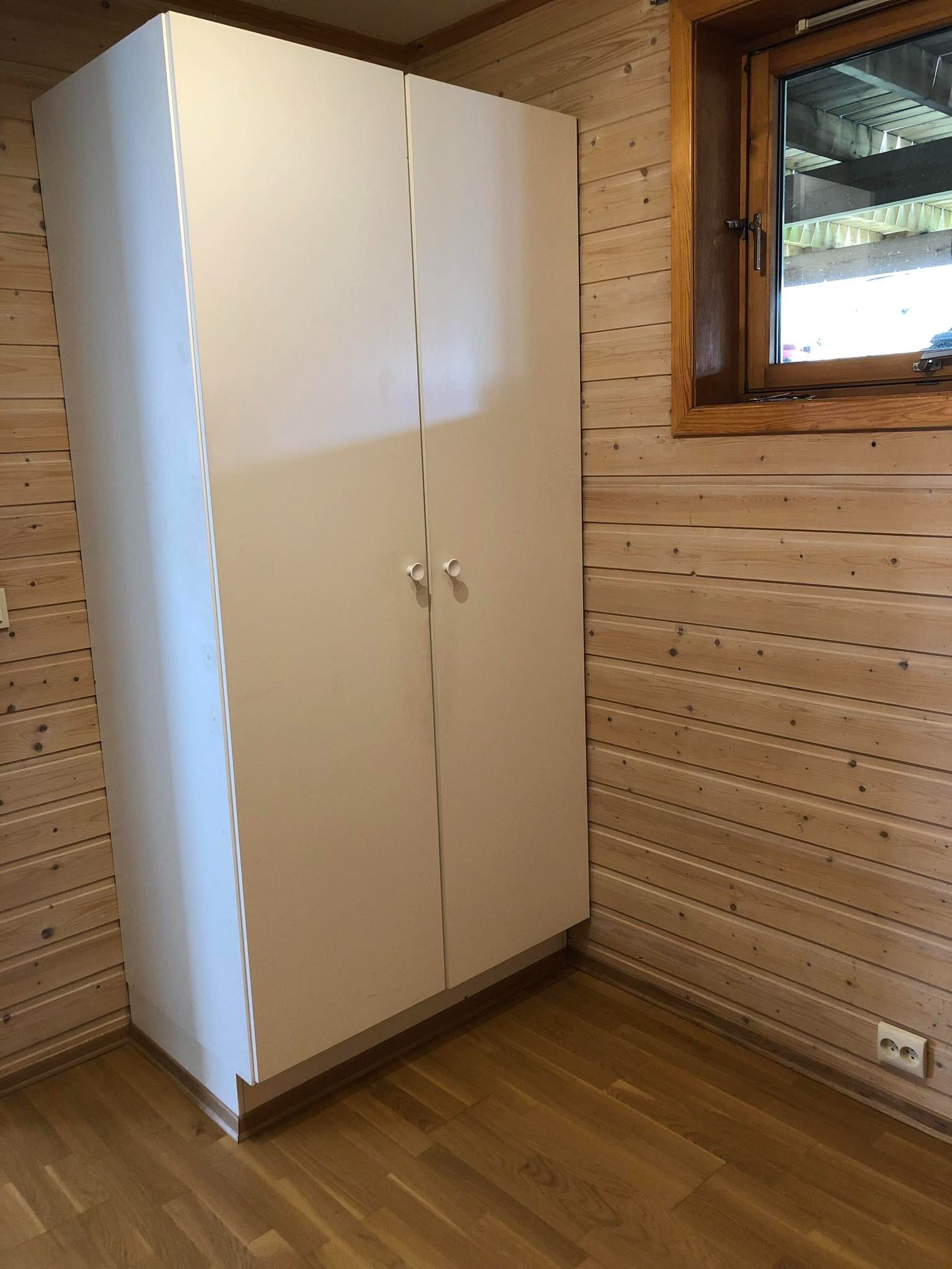 Lite soverom med inngang fra stuen